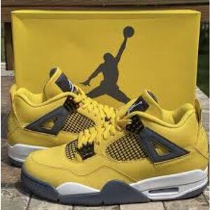 Jordan 4 Lightning - size 12 us - used